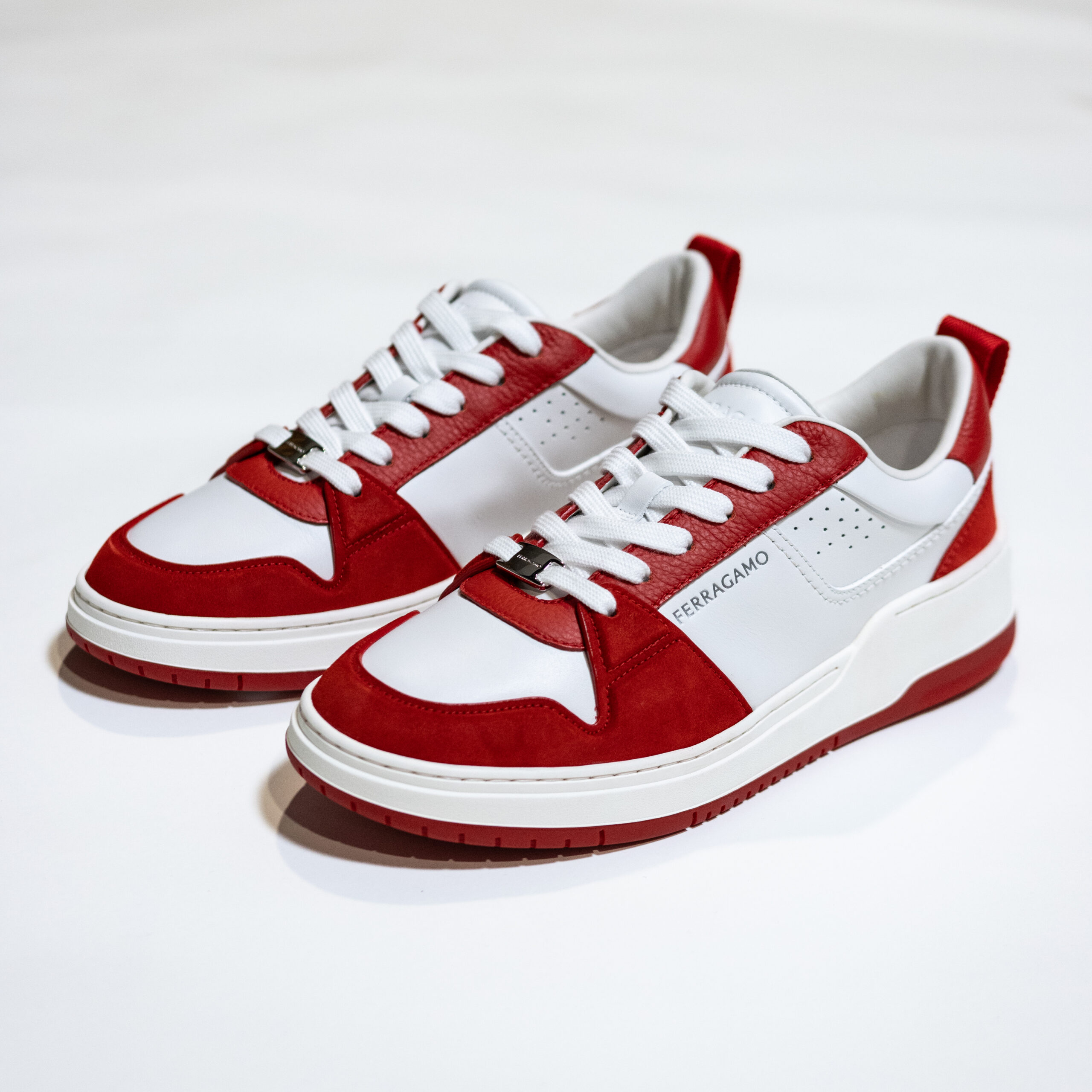 Tenis Ferragamo 90's Court: Red & White Edition - Imagen 2