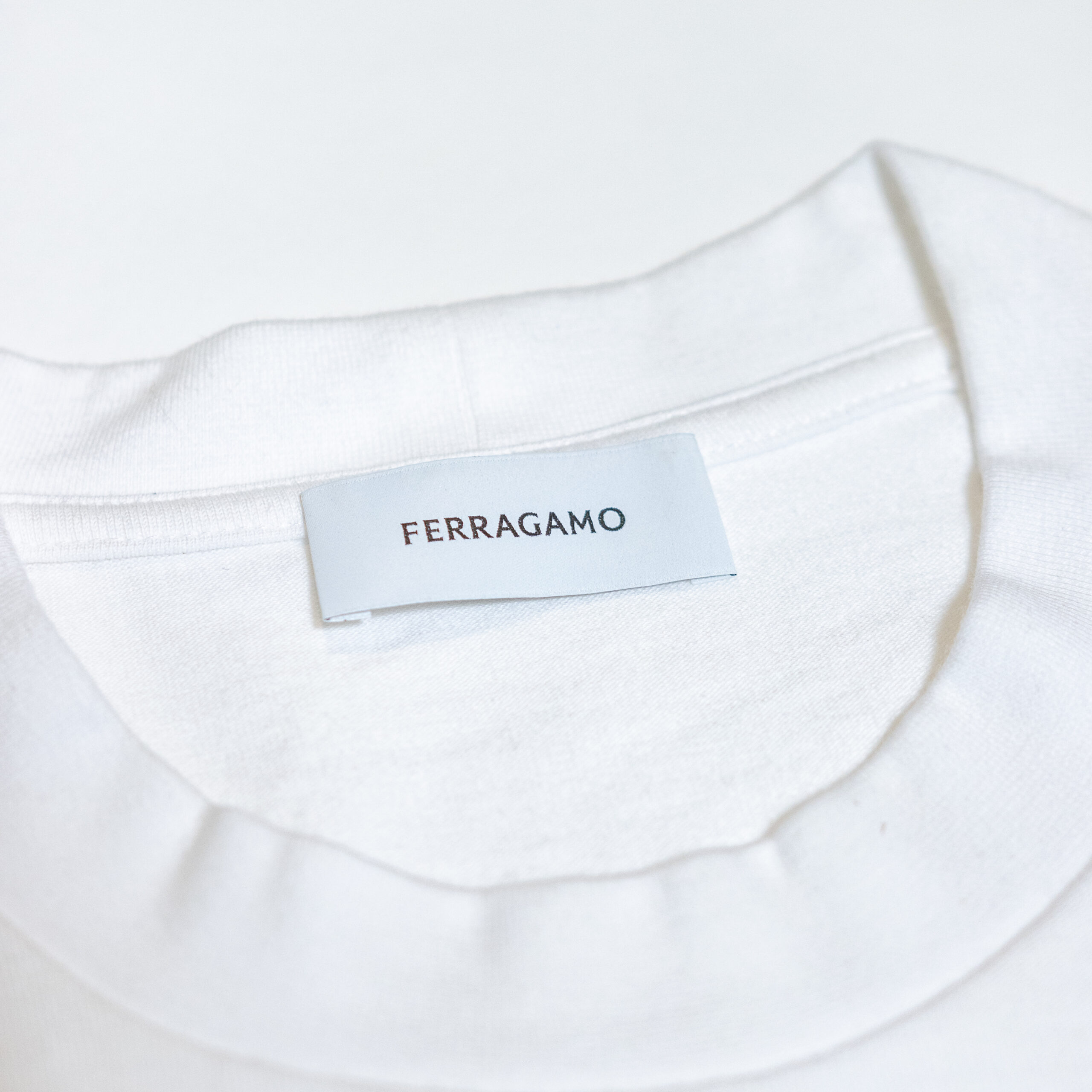 Playera Ferragamo "Fire Flower" Graphic Tee - Imagen 3