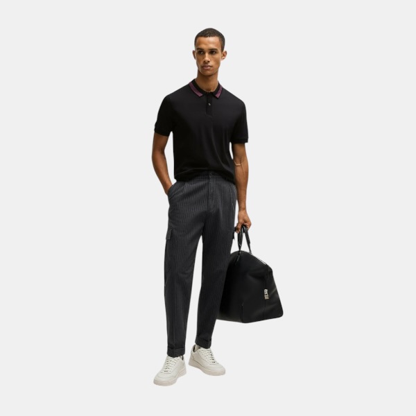 Polo BOSS Contrast Collar – Black & Burgundy Edition - Imagen 3